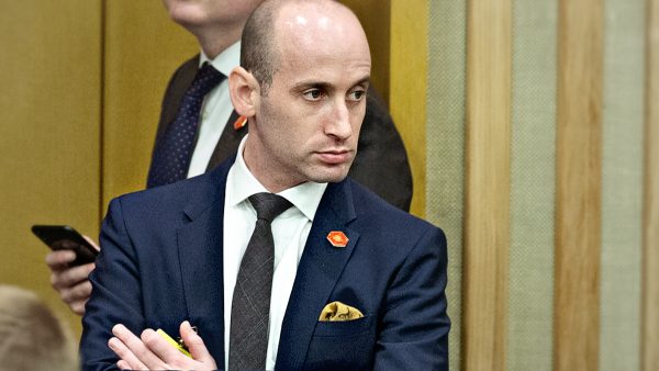 Venezuela: Las flagrantes mentiras de Stephen Miller — y la profunda verdad que esas mentiras no pueden ocultar