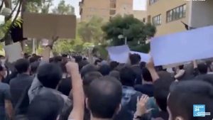 Lee más sobre el artículo A luchar para la solidaridad con los presos en Irán en peligro grave en medio de informes de masacres de manifestantes